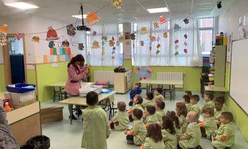 Imagen de nuestros alumnos de infantil en el aula